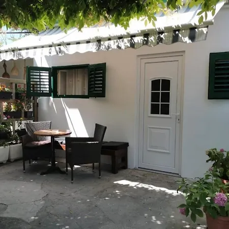 Zenta 2 Apartment